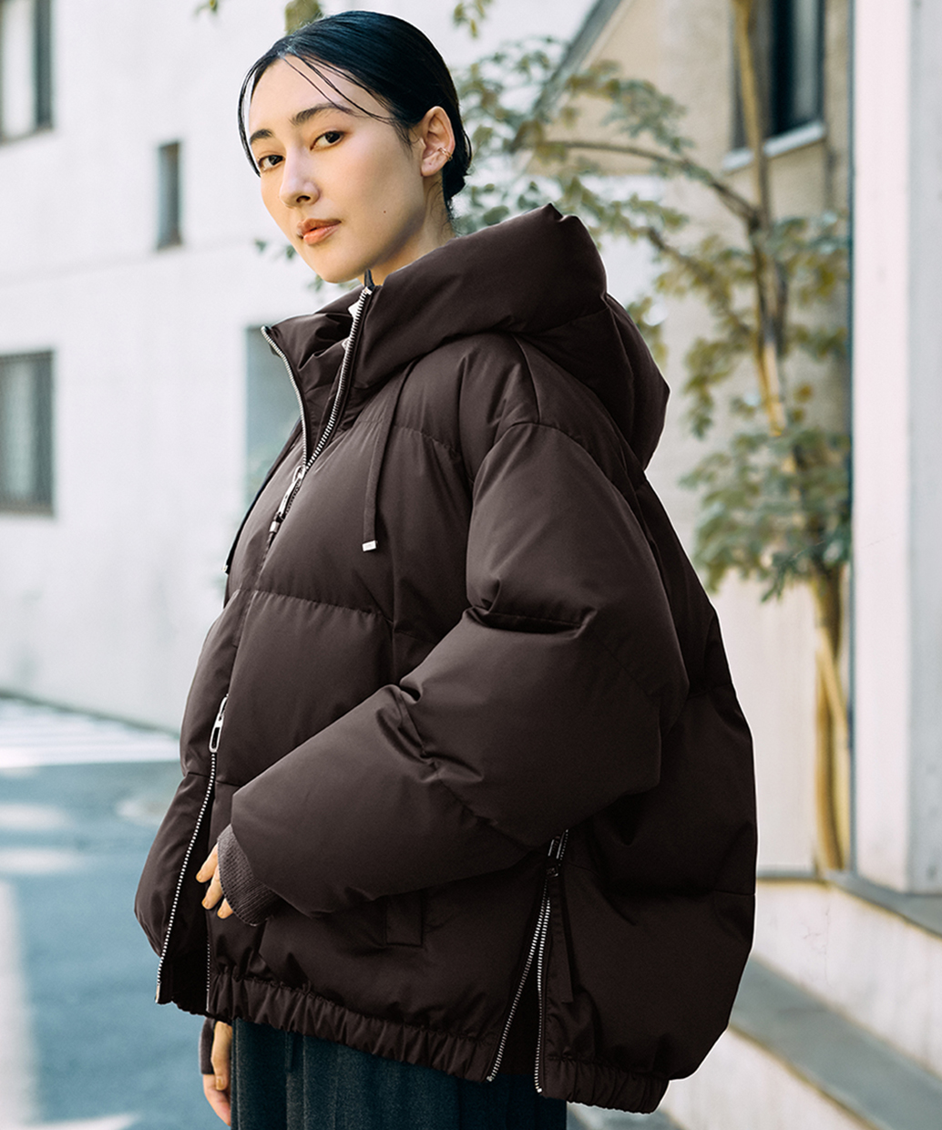 DUNO HEKAのサイドジップ フーデッド ダウンブルゾンWomen’s